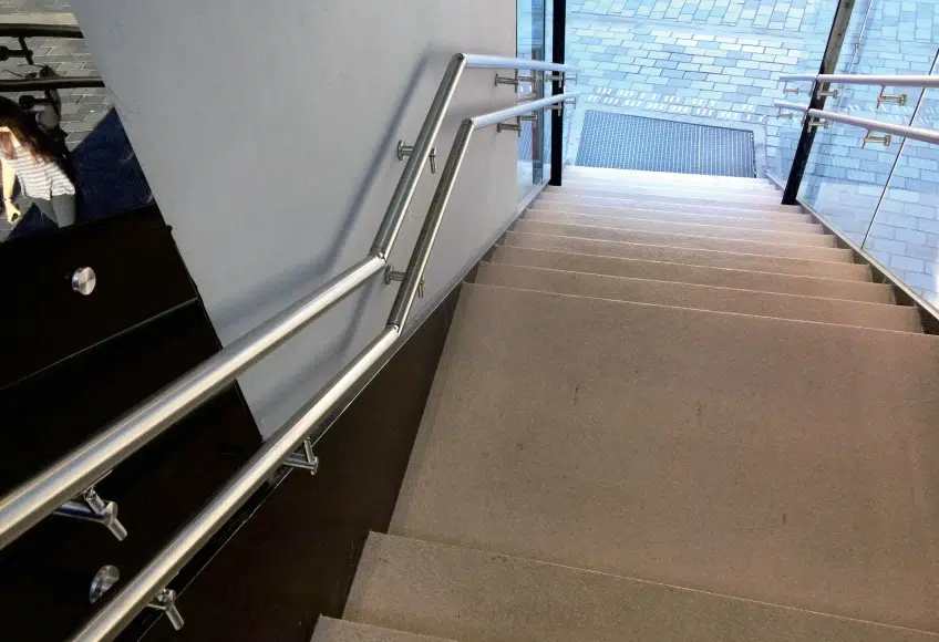 tangga tangan komersial dengan lapisan stainless steel ganda
